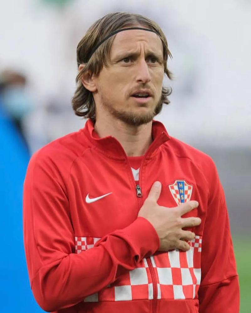 卡什：莱万就该当波兰队长，普罗别日撤他袖标真的很奇怪